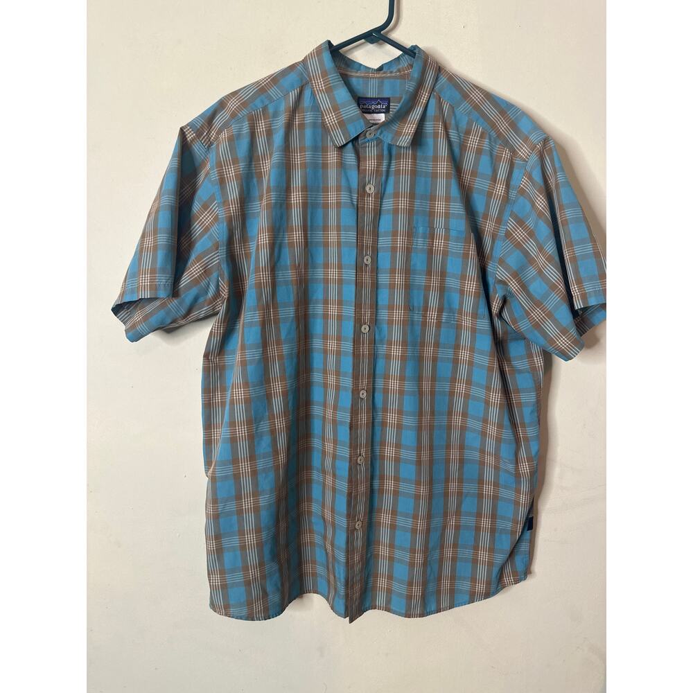 Patagonia Men's short-sleeve organic cotton plaid button-down shirt XL E